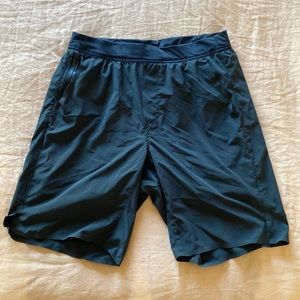 Ten Thousand Interval Short (w/Liner) - Black / Medium / 9-inch